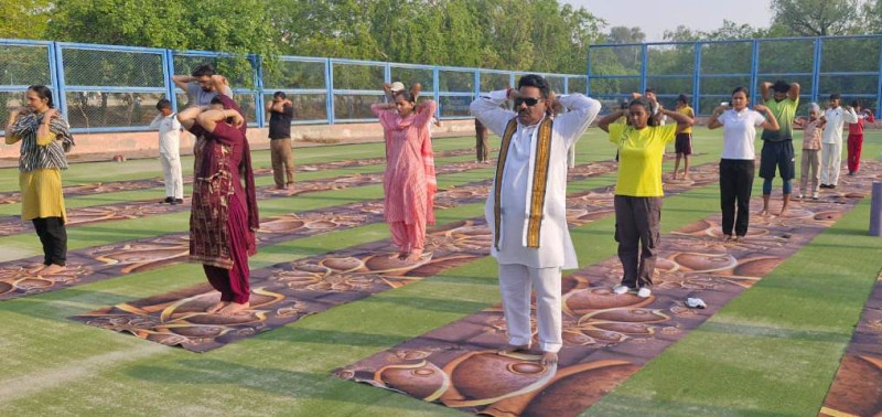 अंतरराष्ट्रीय योग दिवस 2026 : नगर परिषद चेयरमैन व पार्षदों ने लिया योग प्रशिक्षण