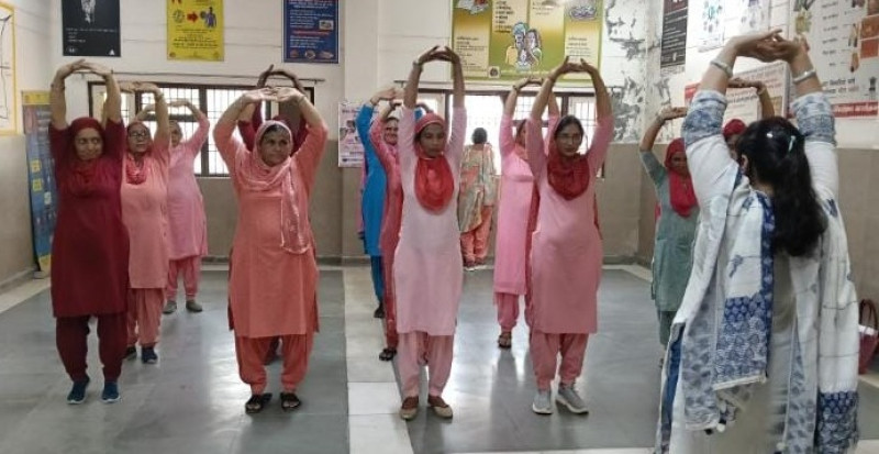 नुक्कड़ नाटकों से स्वच्छता और घर पर खाद बनाने के लिए किया जागरूक