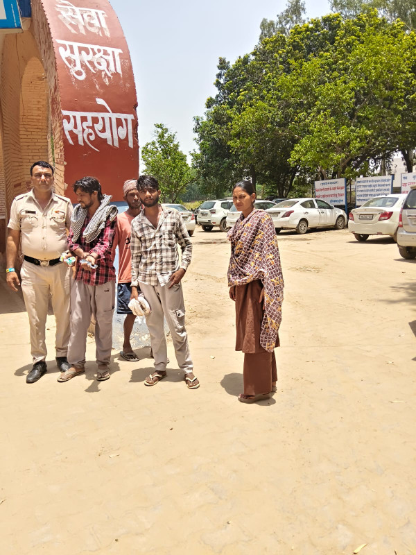 PCR-13 बरवाला द्वारा सेक्टर-11 में गश्त के दौरान तीन नशेड़ीयों को किया काबू, नशा करने का सामान व इंजेक्शन बरामद